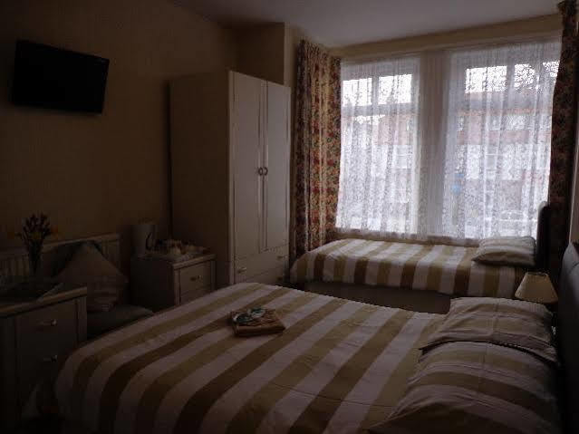 The Phoenix Guest House Scarborough Exterior photo